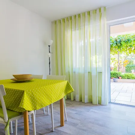 Nicole Apartamento *