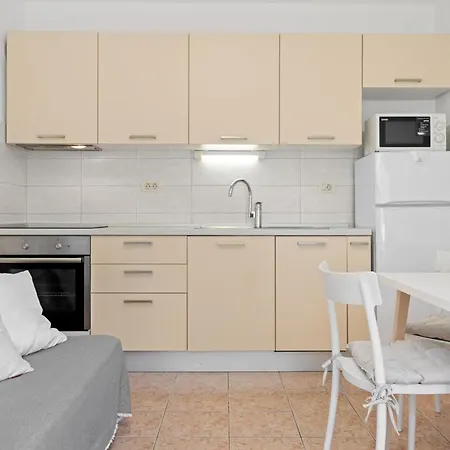 Nicole Apartmán